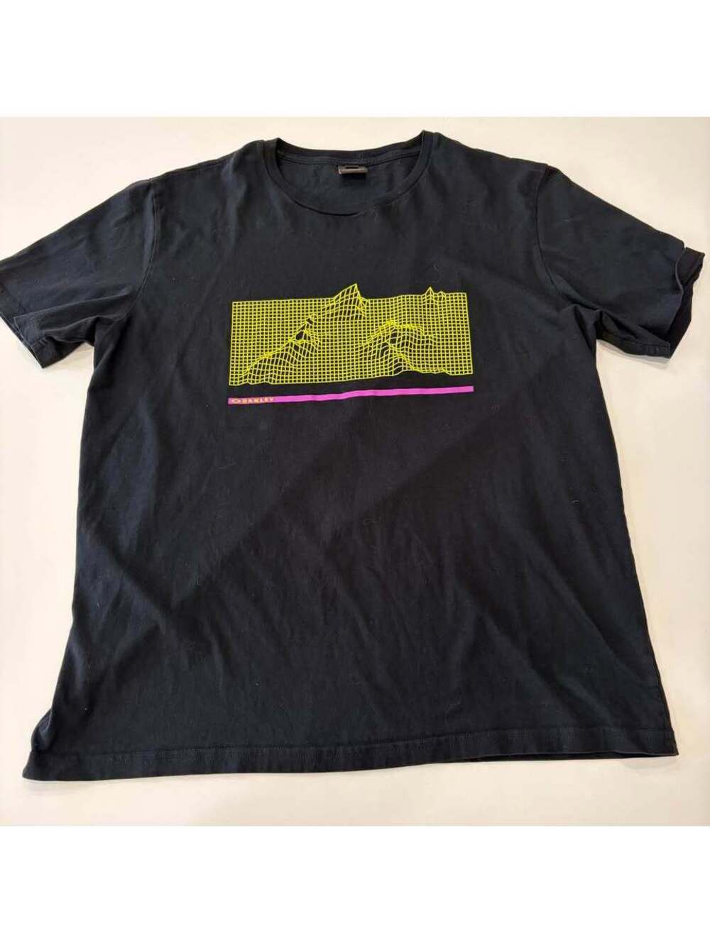 Men’s Oakley Size Large Tee